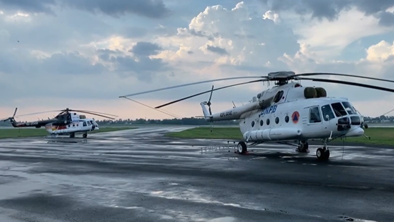 4 Helikopter Water Bombing Dikerahkan Padamkan Kebakaran Hutan di Kalsel