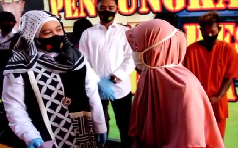 Miris, Perempuan Paruh Baya di Cirebon Curi Uang Rp2,6 Juta untuk Jajan