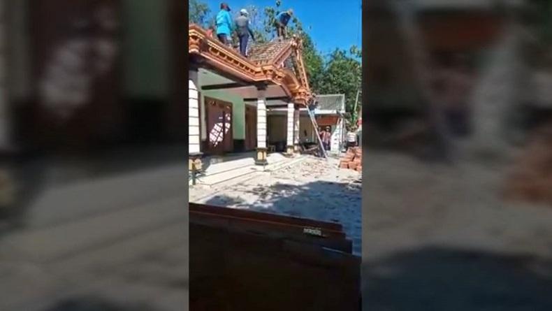 Viral, Istri Robohkan Rumah Mewah di Madiun karena Suami yang Jadi TKI Diduga Selingkuh