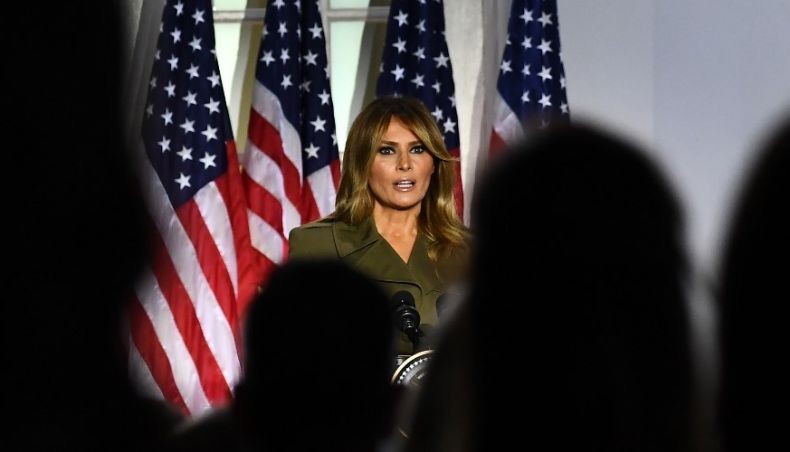 Ibu Negara AS Melania Sebut Donald Trump Tak Istirahat untuk Kendalikan Wabah Covid-19