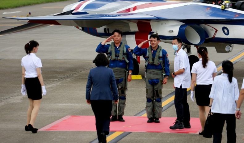 Presiden Taiwan Perintahkan Jet Tempur F-16 Dikandangkan Setelah 1 Unit Hilang saat Latihan