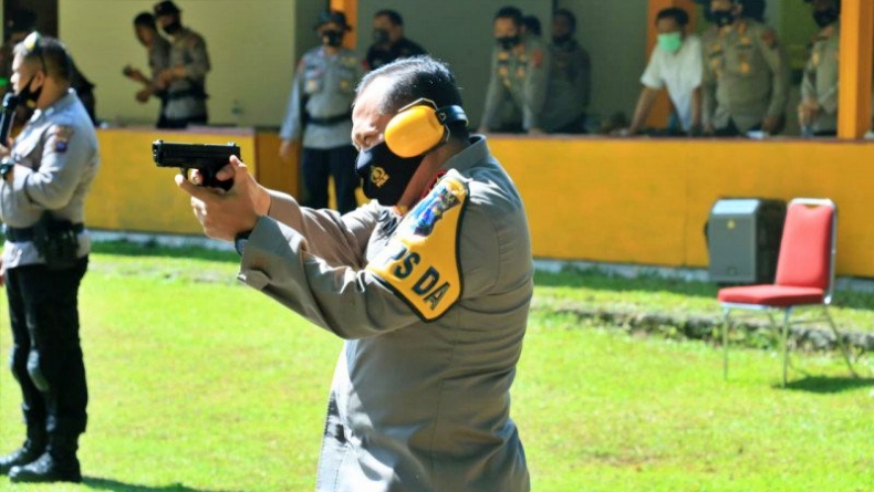 HUT ke-72 Polwan, Polda Sumbar Gelar Lomba Menembak