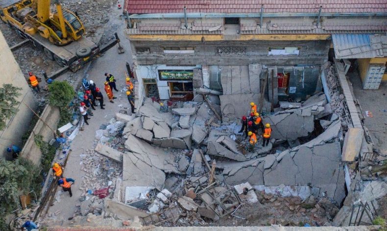 Restoran Ambruk di China, Korban Tewas Jadi 17 Orang