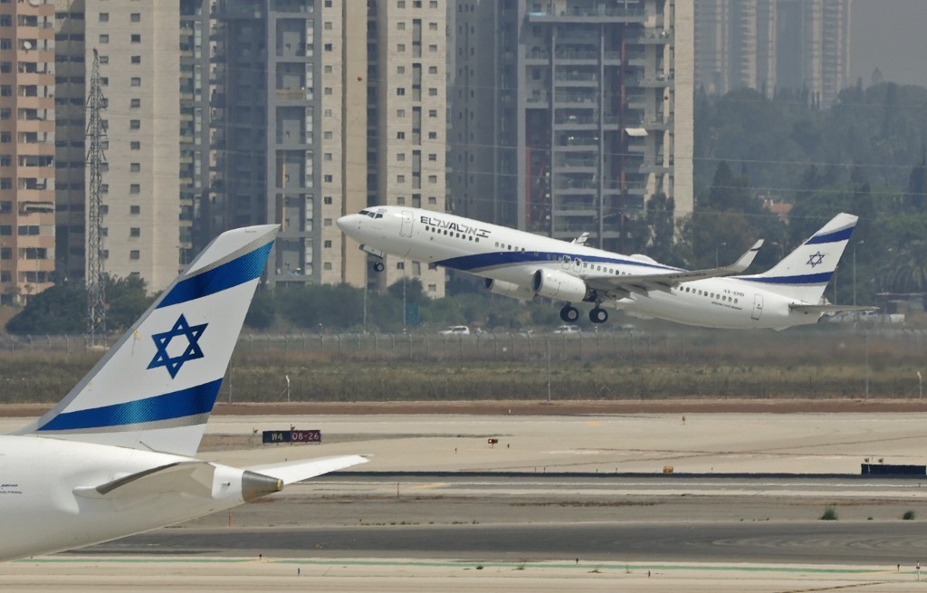 Penerbangan Perdana Tel Aviv-Abu Dhabi: antara Perselingkuhan Saudi dan Israel