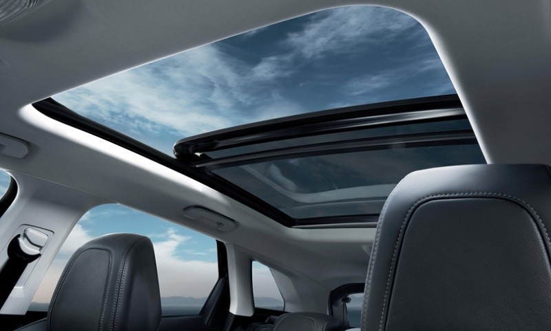 Mobil Memiliki Sunroof, Begini Cara Merawatnya agar Awet dan Tidak Cepat Bocor