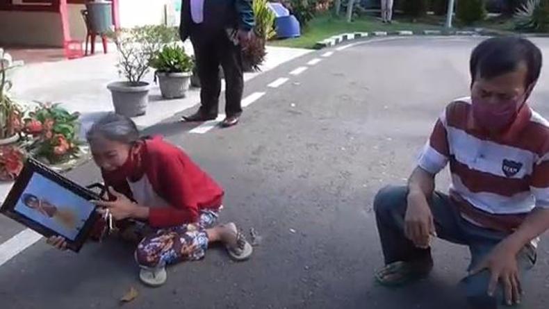Suami Istri Histeris Datangi Polres Nias, Cari Keadilan Kasus Anaknya yang Hilang
