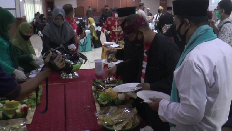 Hari Jadi ke-661 Kota Probolinggo, Belasan Ribu Warga Makan Nasi Jagung Bersama