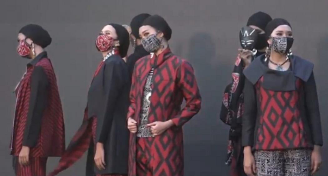 Lia Mustafa, Afif Syakur dan Phillip Iswardono Gelar Fashion Show di Tebing Breksi, Usung Wastra Nusantara