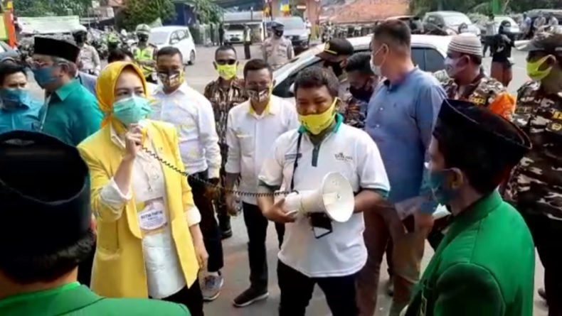 Airin Antarkan Benyamin-Pilar Daftar ke KPU Tangsel