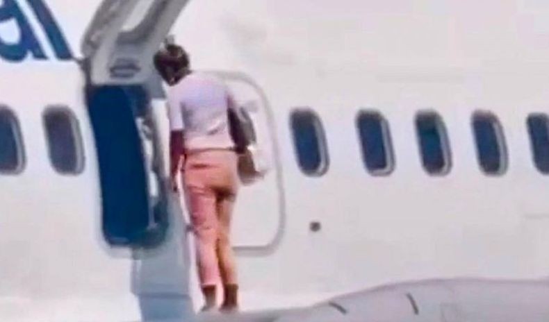 Perempuan yang Buka Pintu Pesawat karena Kegerahan Dilarang Naik Maskapai UIA Selamanya
