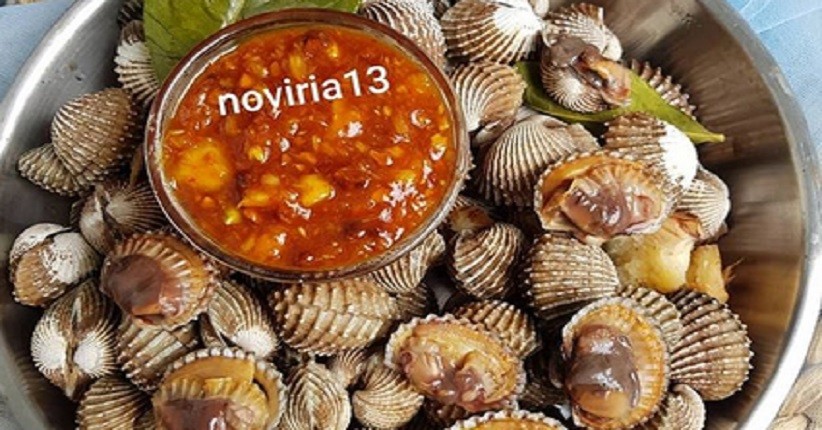 Mencicipi Kerang Rebus dengan Sambal Nanas, Sehat Tingkatkan Daya Tahan Tubuh