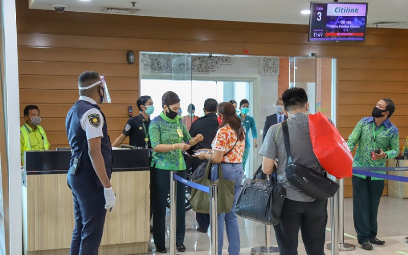 Bandara Ngurah Rai Tingkatkan Keamanan, Petugas Cek Wajah Penumpang