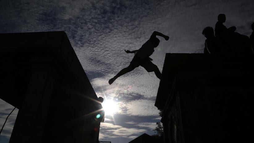 Viral Aksi Parkour di Jalan Layang Kemayoran, Polisi Kejar Pelaku
