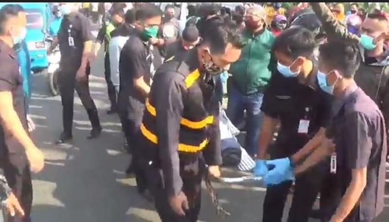 Kakek di Bogor Tewas Ditabrak Minibus saat Menyeberang Jalan