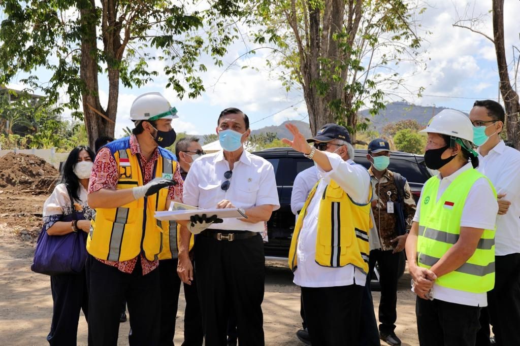 Tertibkan Kapal Asing Masuk Labuan Bajo, Luhut: Jangan Sampai Tak Bayar Pajak
