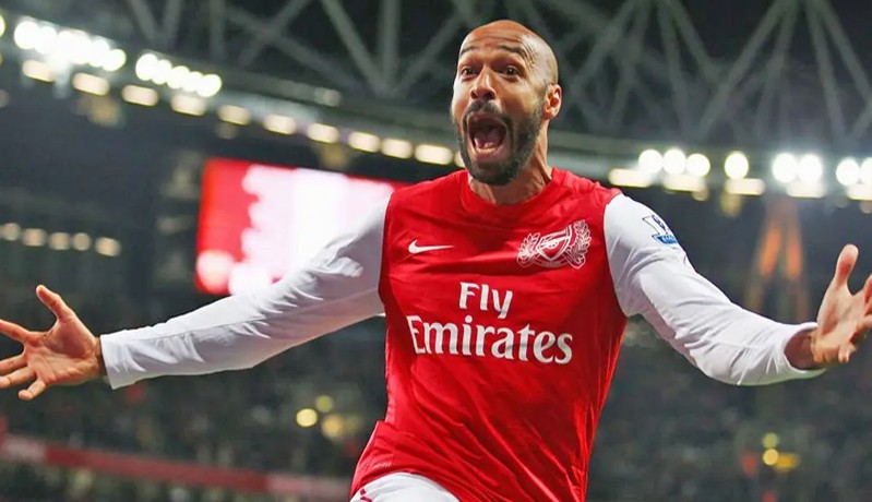 Thierry Henry Sebut 1 Bek Paling Hebat di Muka Bumi: Dia Akan Menjagamu hingga Ruang Ganti