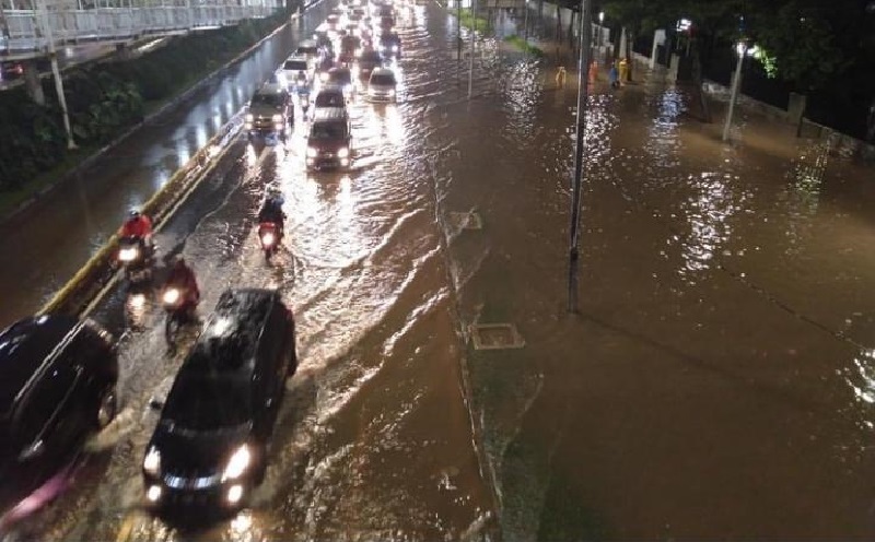 Hujan Deras, Sejumlah Titik Jakarta Banjir