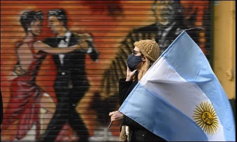 Inflasi Meroket, Bank Sentral Argentina Naikkan Suku Bunga Jadi 81 Persen