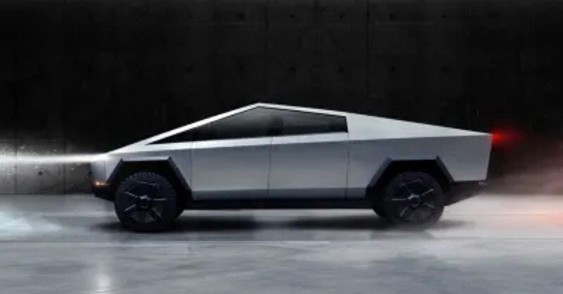 Elon Musk Isyaratkan Ingin Buat Tesla Cybertruck Berukuran Kecil