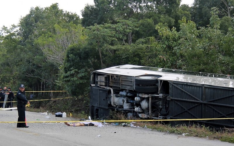 Akibat Rem Blong Bus Padat Penumpang Hantam Tebing Cadas, 13 Penumpang Tewas di Tempat