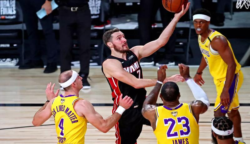 LA Lakers Taklukkan Miami Heat di Final Game Pertama
