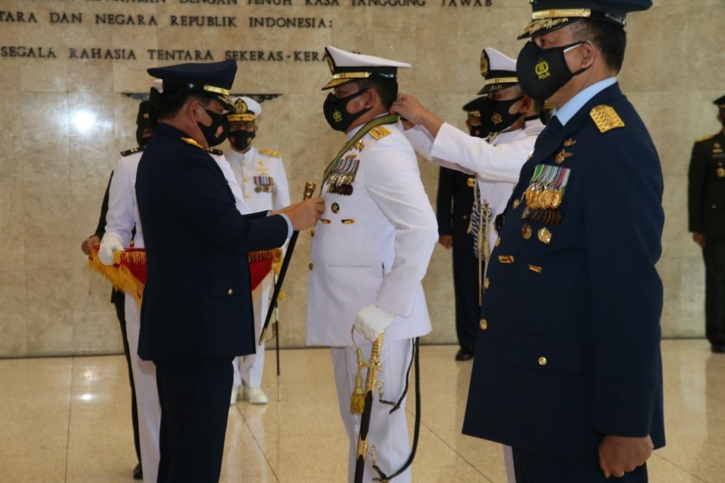 KSAL dan KSAU Dapat Bintang Kehormatan dari Panglima TNI