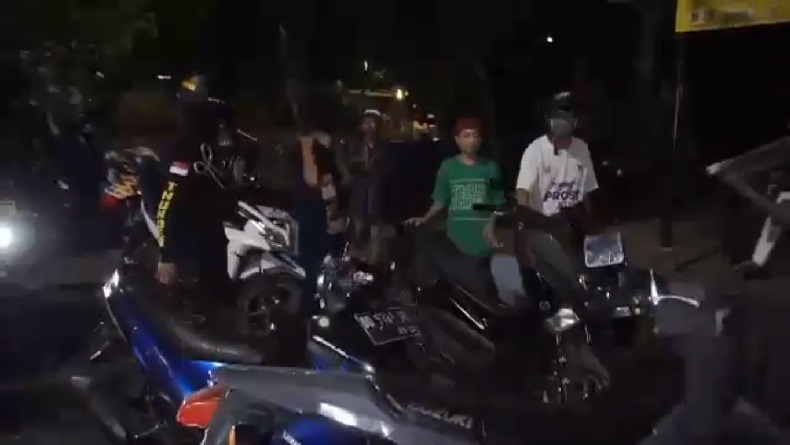 Standing Motor di Jalan Raya, 4 Remaja Ingusan Dicegat Polisi