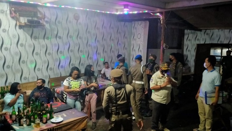 Razia Satpol PP Padang, 9 Pemandu Lagu Diamankan dari Sejumlah Tempat Hiburan Malam