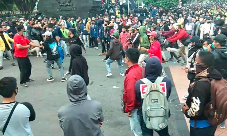 Anak STM Demo di Depan DPRD Jateng, Polisi: Diajak lewat Grup WhatsApp