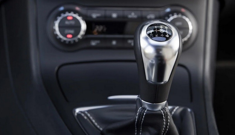 Mercedes-Benz Hapus Mobil Transmisi Manual