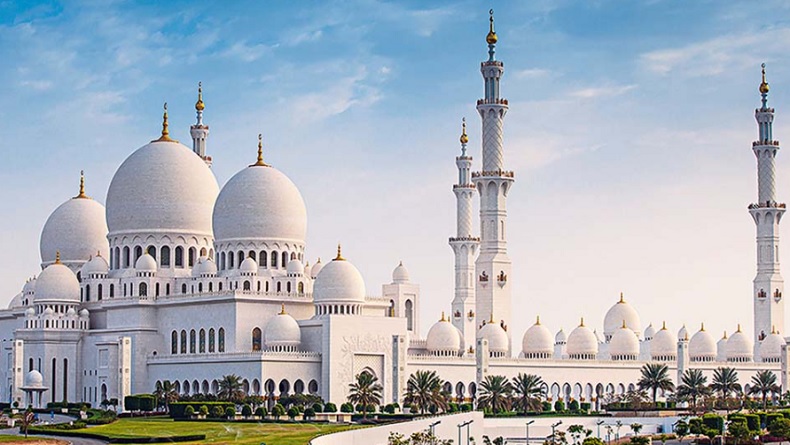 Kemenag Buka Seleksi Imam Masjid Uni Emirat Arab, Begini Cara Daftar