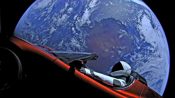 Diterbangkan Elon Musk 2 Setengah Tahun Lalu, Mobil Tesla Telah Mendekati Planet Mars