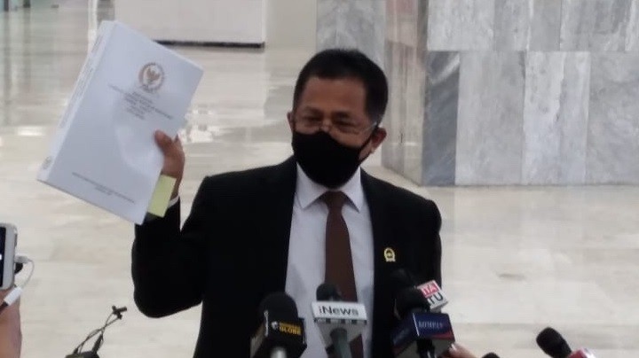Sekjen DPR Antarkan Naskah Final UU Cipta Kerja ke Setneg