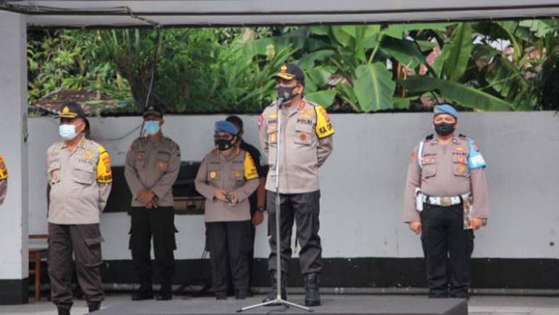 Jelang Pilkada, Kapolda Sulut Perintahkan Bubarkan Kerumunan Warga di Masa Tenang