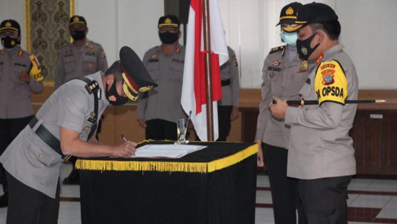 Pimpin Sertijab Kapolres Minahasa, Ini Pesan Kapolda Sulut