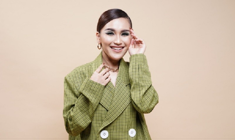 Viral, Atu Tutuh Tatih Tayang! Ayu Ting Ting Guncang Lewat Peluncuran Single Tatitut