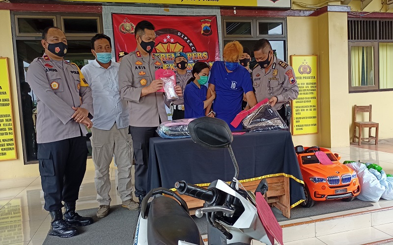Pasutri Pekalongan Ini Belikan Anak Mobil-Mobilan Hasil Curi Uang di Jok Motor