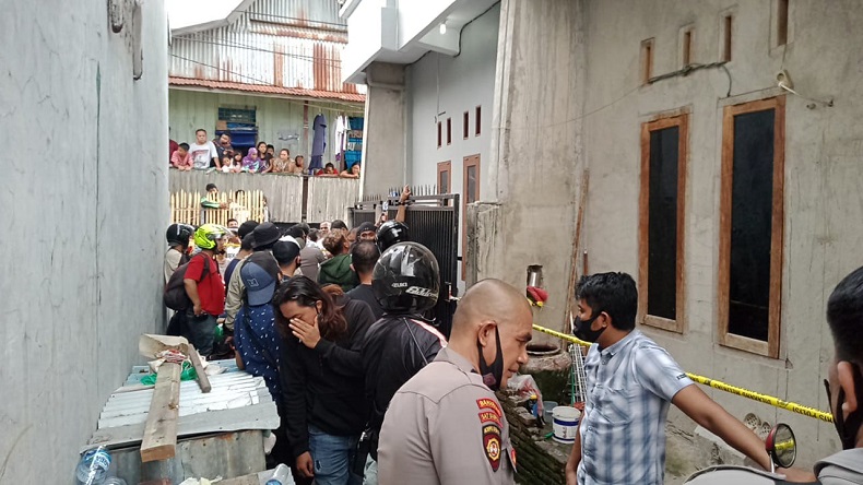 Suami Bacok Istri dan Mertua Tewas Ditembak karena Parang Polisi