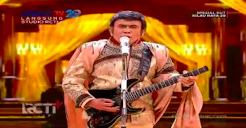 Rhoma Irama dan Soneta Group Gemparkan Panggung Malam Puncak Kilau Raya MNCTV 29