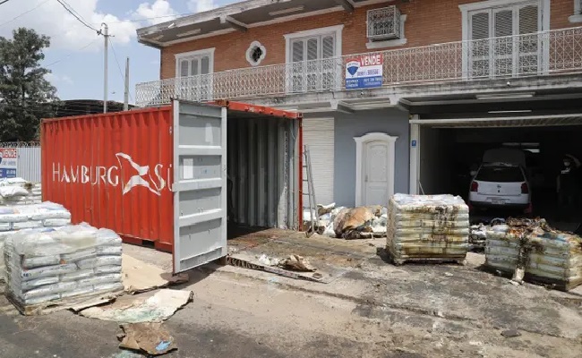 Otoritas Paraguay Temukan 7 Jasad Migran Membusuk dalam Paket Pengiriman Pupuk