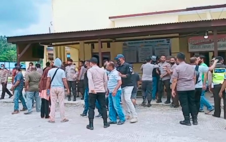 Jelang Pilkada Raja Ampat, 4 Relawan Kotak Kosong Dikeroyok Sekelompok Orang