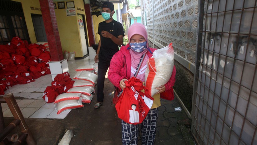 Jaga Daya Beli Masyarakat, Realisasi Bansos Tunai Tembus 82 Persen