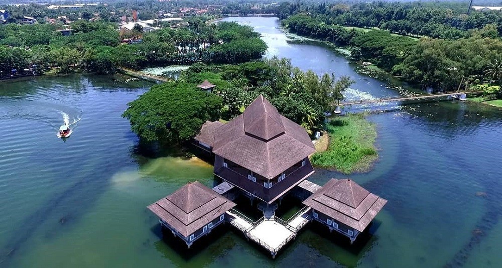 Ide Wisata di Taman Buah Mekarsari, Asyik Bisa Petik Buah Sendiri