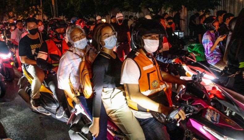 Kisah Tukang Ojek Bantu Demonstran Thailand, Tumpangan Gratis dan Cegat Water Cannon
