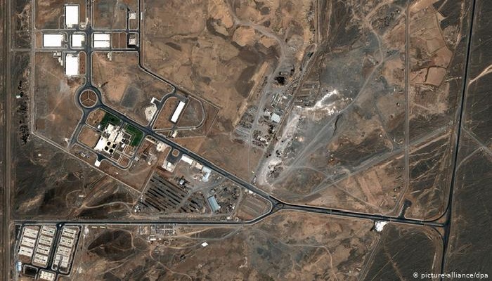 Fasilitas Nuklir Iran Natanz Dihantam Rudal Israel