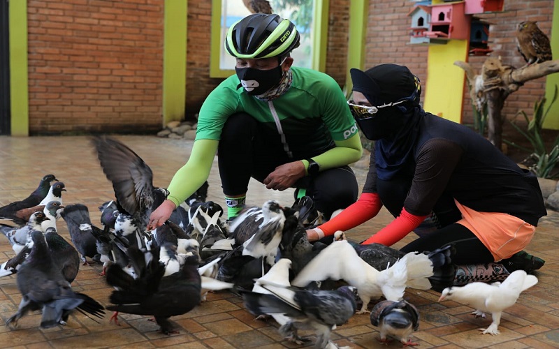 Ganjar Gowes ke Objek Wisata di Kendal Cek Protokol Kesehatan