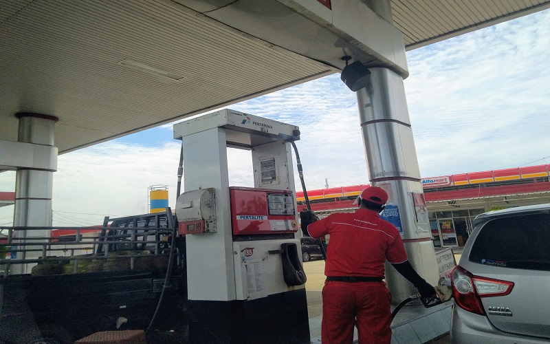 Banyak Kendaraan Antre di SPBU Jayapura, Begini Kata Pertamina