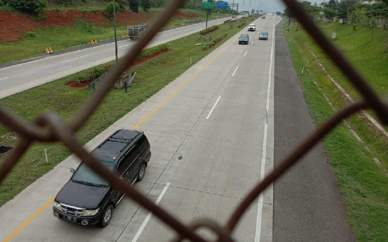 Hari Ketiga Libur Panjang, 254.673 Kendaraan ke Timur Melintas di Tol Cikampek dan Cipularang