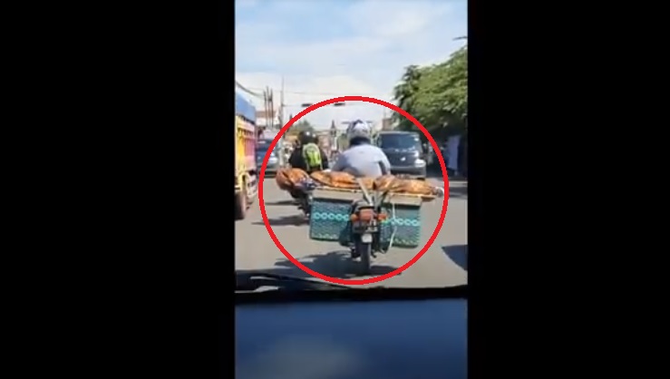 Jenazah yang Dibonceng Motor Belum Dimandikan saat Akan Dikubur