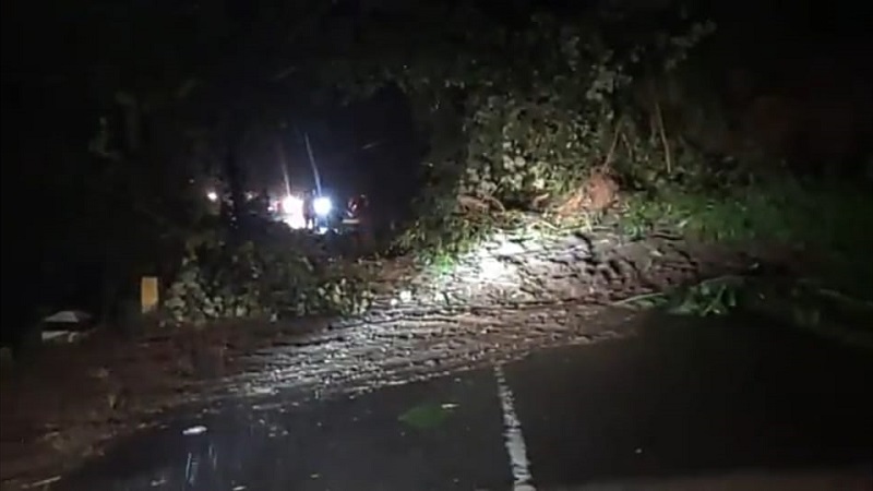 Hujan Deras, Jalur Pacitan-Trenggalek Putus Tertutup Longsor dan Banjir